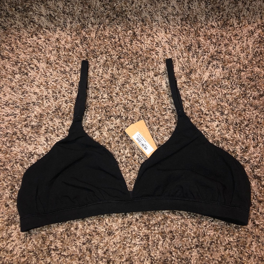 Skims Medium Top